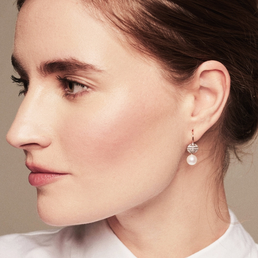 MIMI Orecchini Nagai con simbolo Ognibene, perle e diamanti diamanti