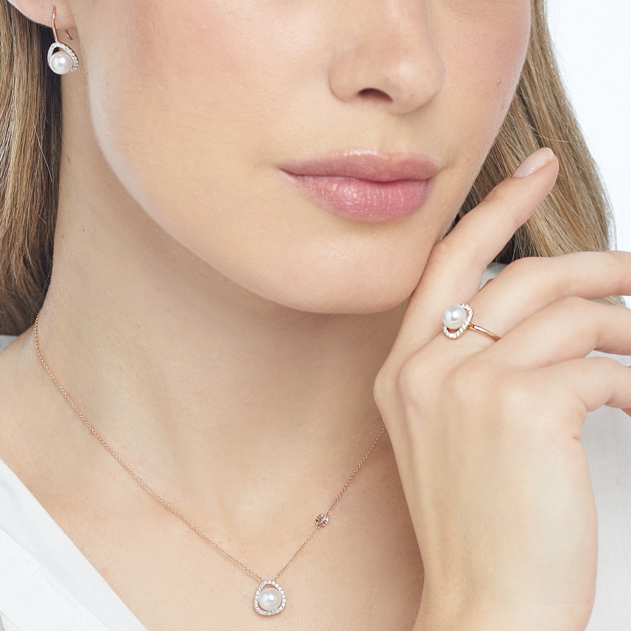 MIMI Pendente Vivienne in oro rosa e bianco 18k con perla Akoya e diamanti