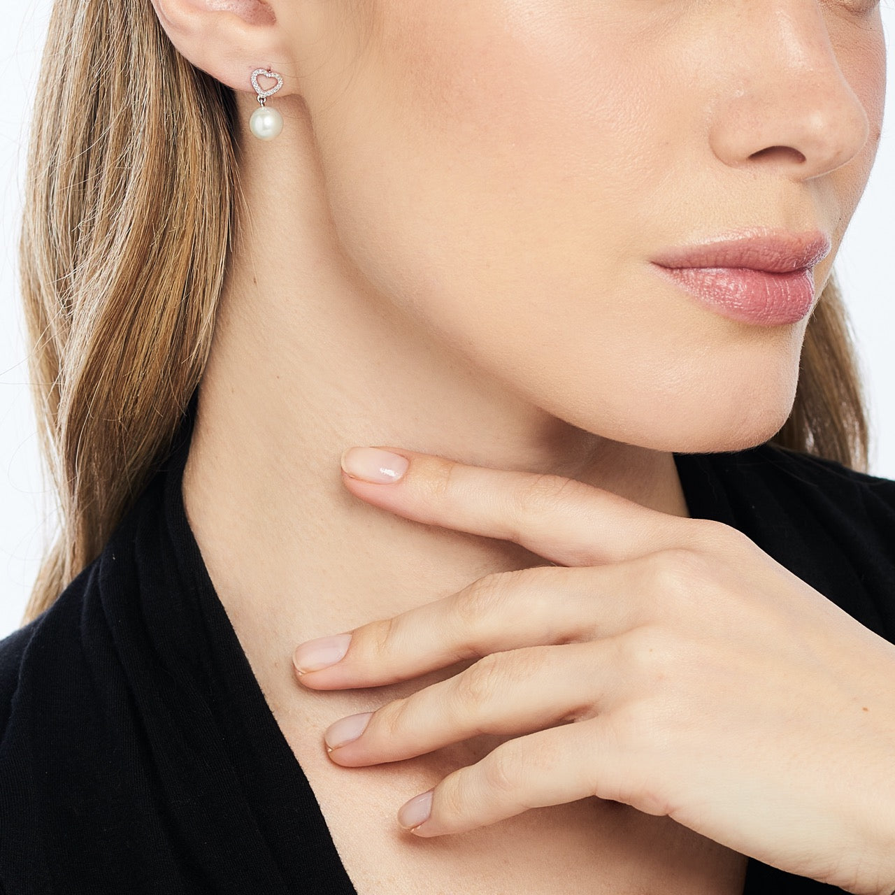 MIMI Orecchini Vivienne a cuore in oro bianco con diamanti e perle Akoya