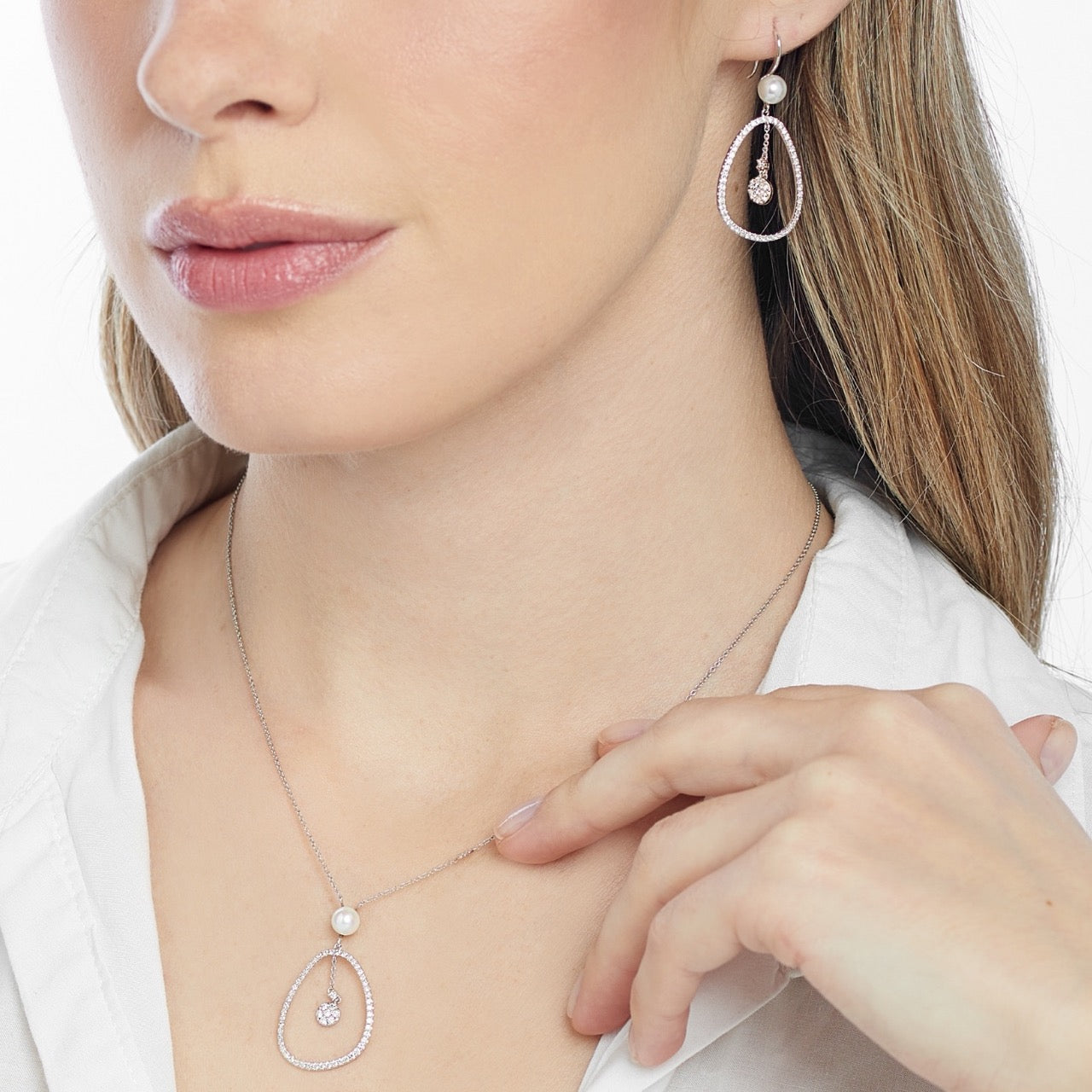 MIMI Orecchini Vivienne in oro rosa e bianco con perle Akoya e diamanti