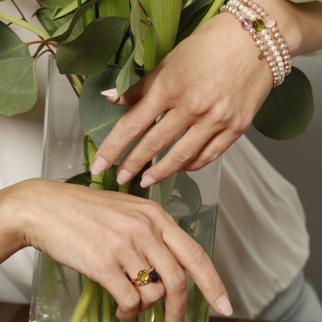 MIMI Bracciale Elastica con perle viola e Ognibene oro