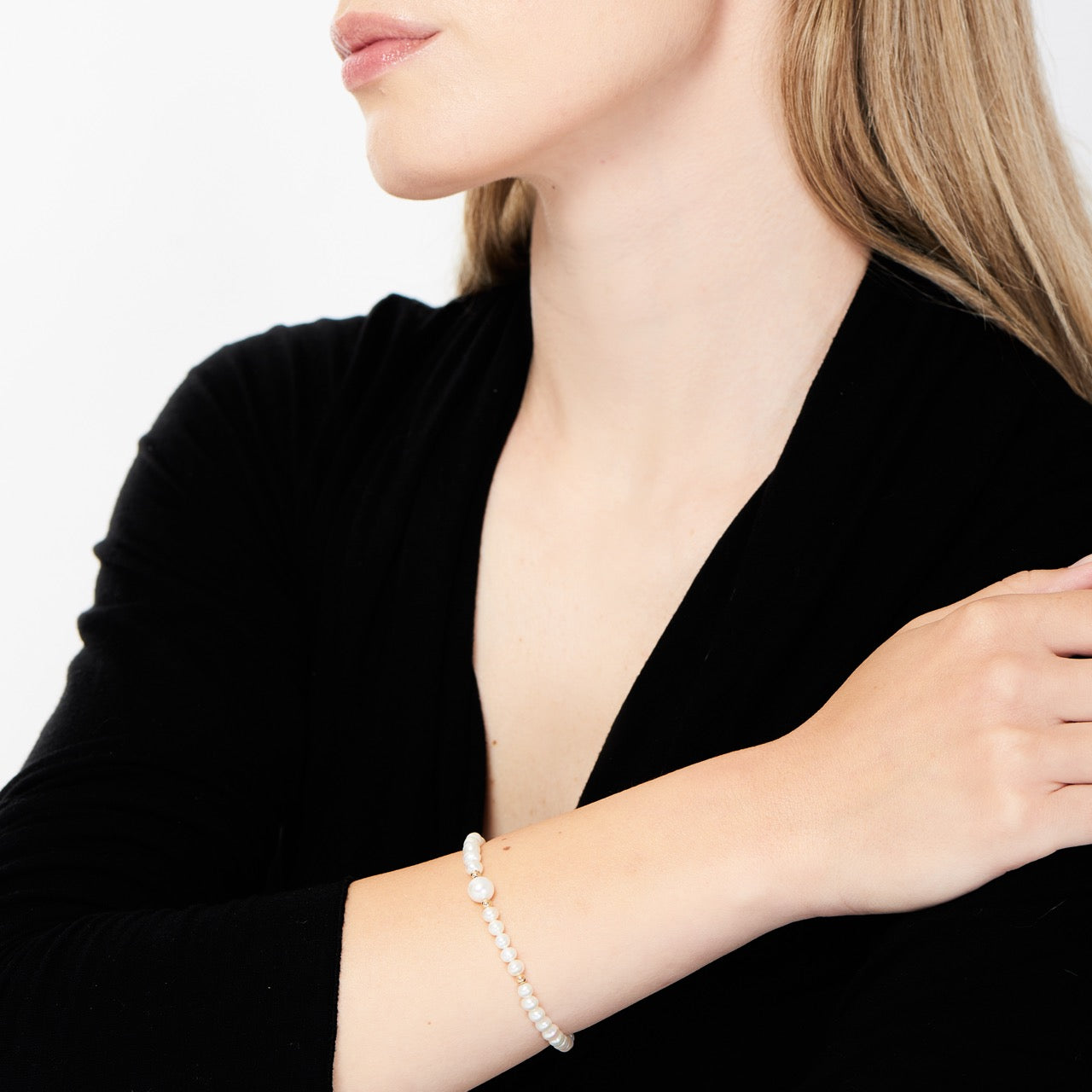 MIMI Bracciale elastico con pietre naturali colorate e perle freshwater perle bianche