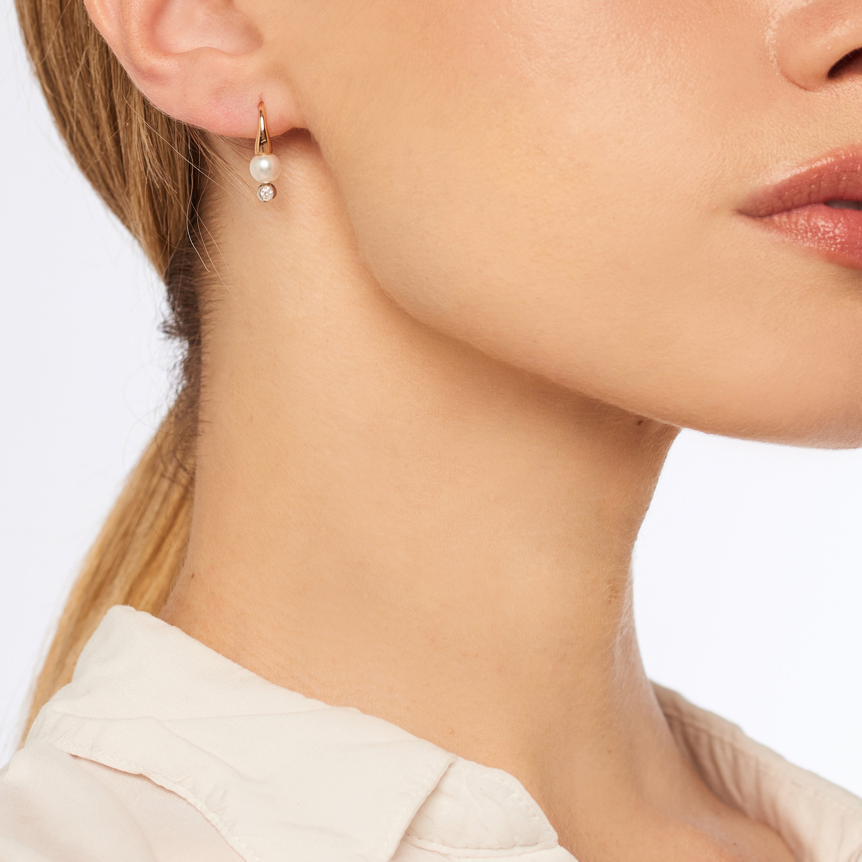 MIMI Orecchini in oro rosa 18k con perla Akoya e diamante 0,08 ct perla 6mm