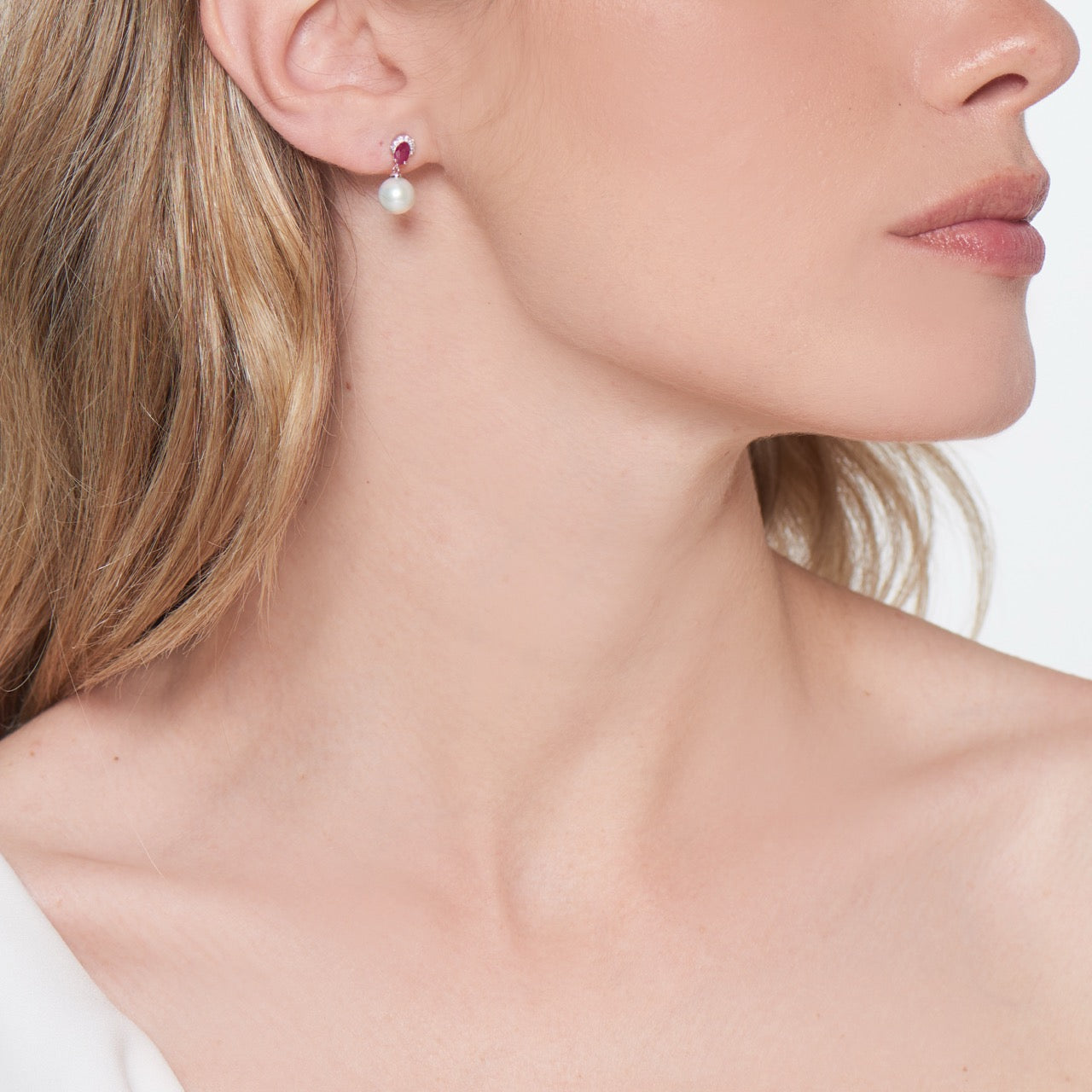 MIMI Orecchini in Oro Bianco, Diamanti, Perle Akoya e Zaffiri blu Rubini