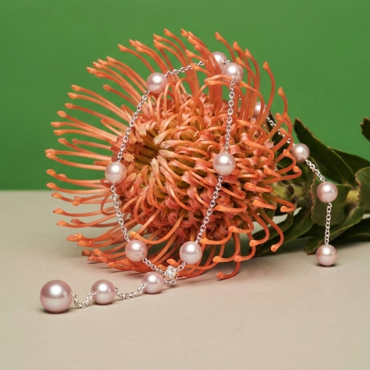 Collier Nagai en Y en argent et or rose avec perles violettes