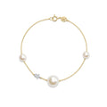 Star bracelet with white pearls