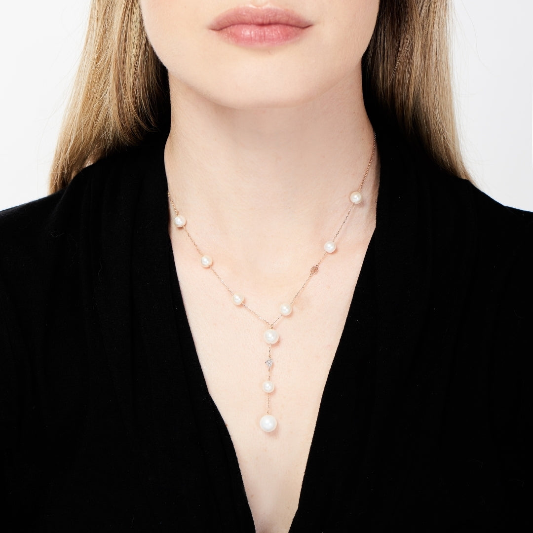 Collana a Y con perle bianche e cuore di diamanti