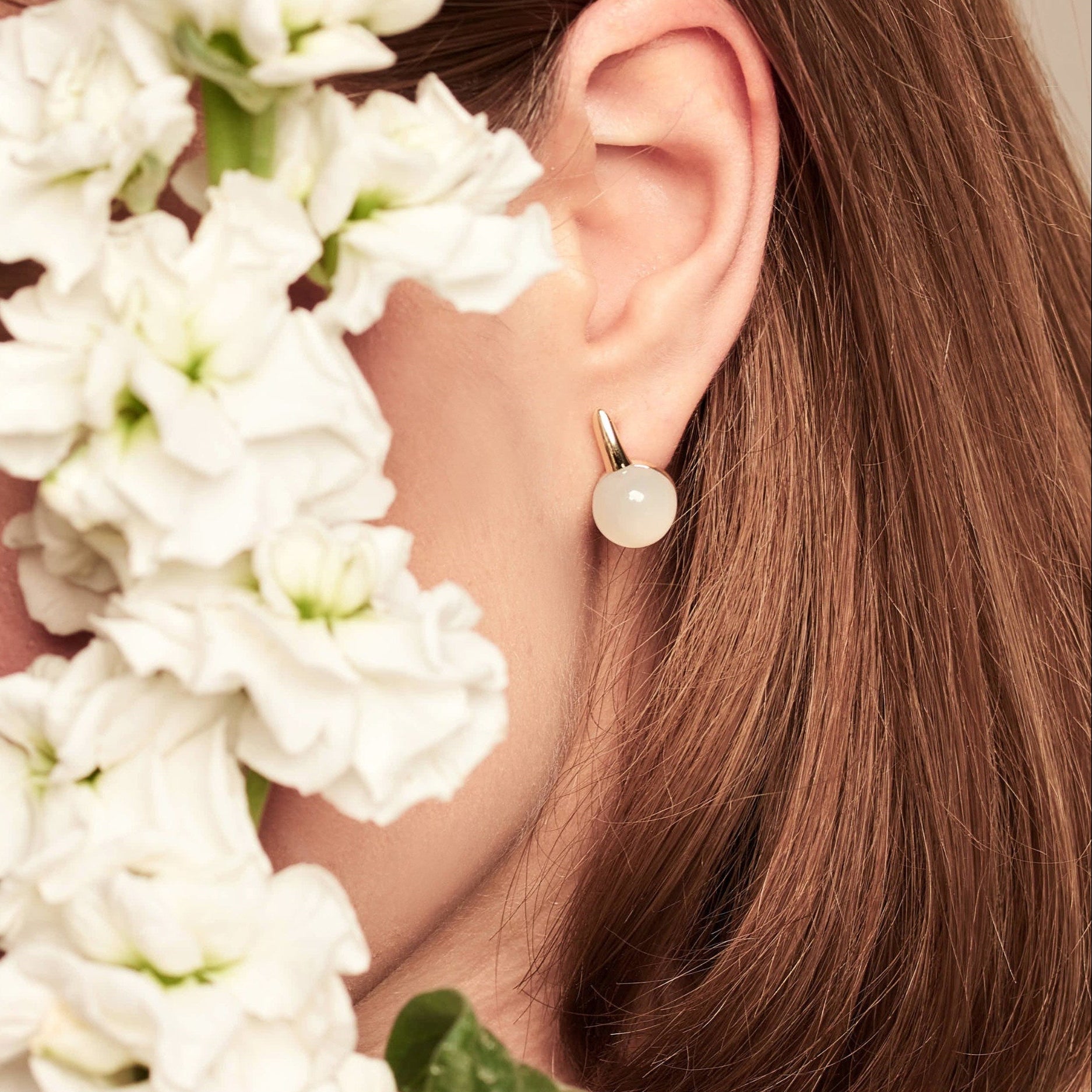 MIMI MILANO Orecchini Kalira in oro giallo champagne 9 carati con pietra cabochon