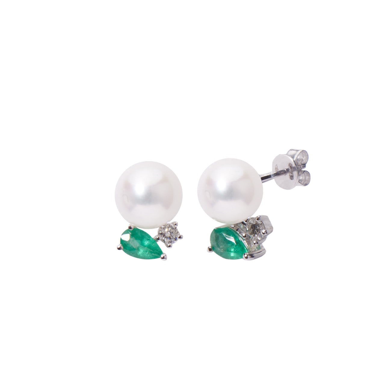 Pendientes en oro blanco corte gota, diamantes, perlas Akoya y esmeraldas