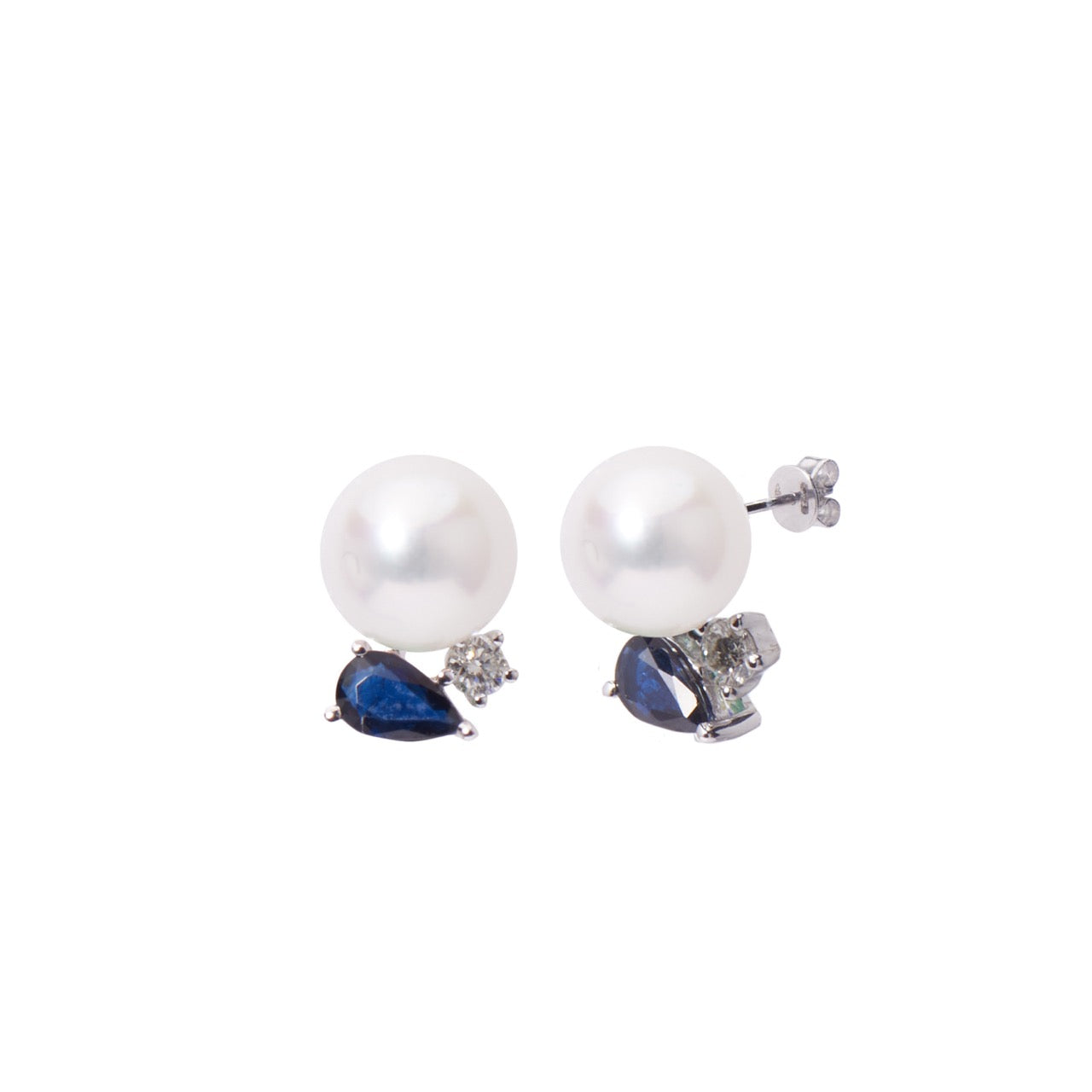Pendientes en oro blanco corte gota, diamantes, perlas Akoya y zafiros azules