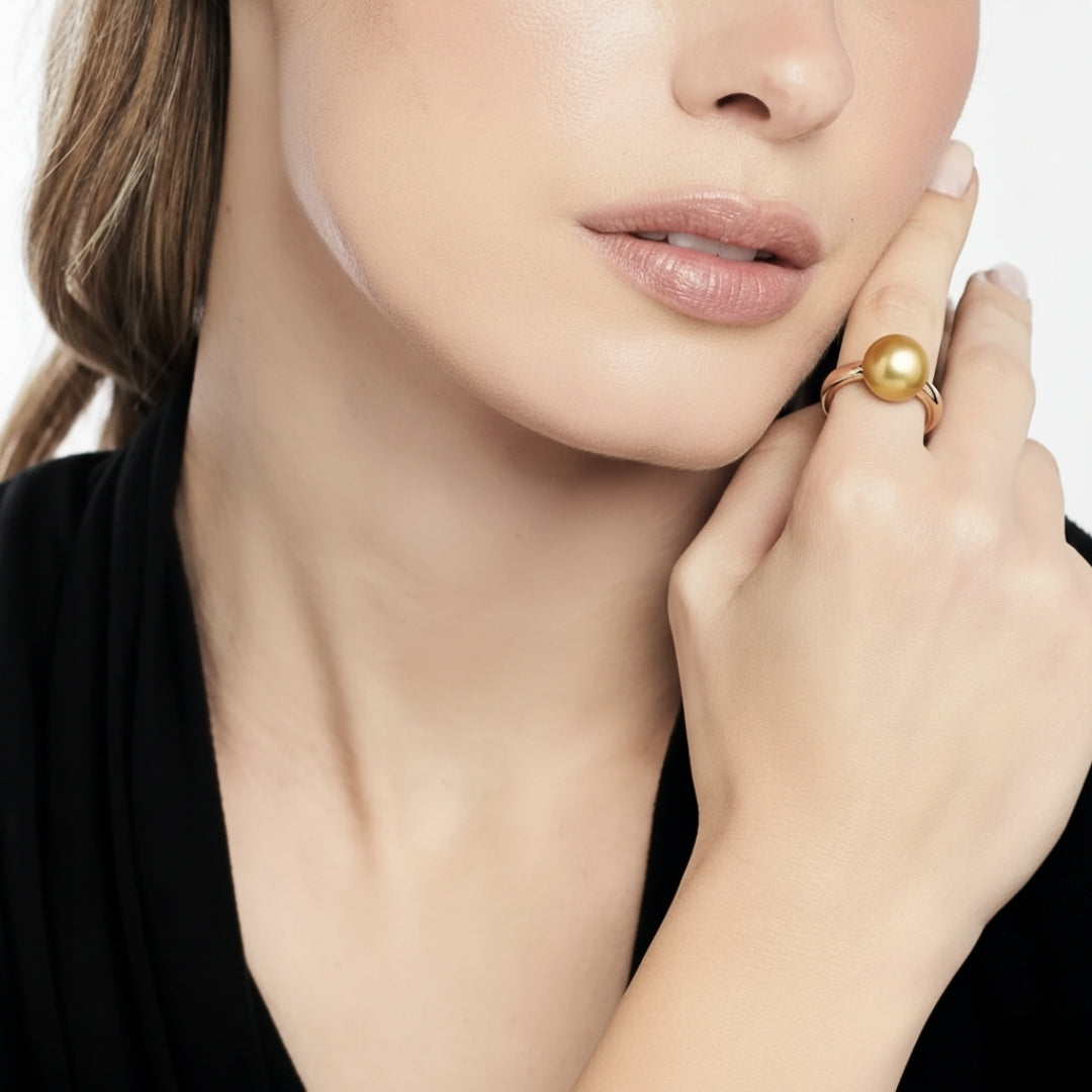 Ring Milano South Sea-Perle gold, getragen — MIMÍ Milano