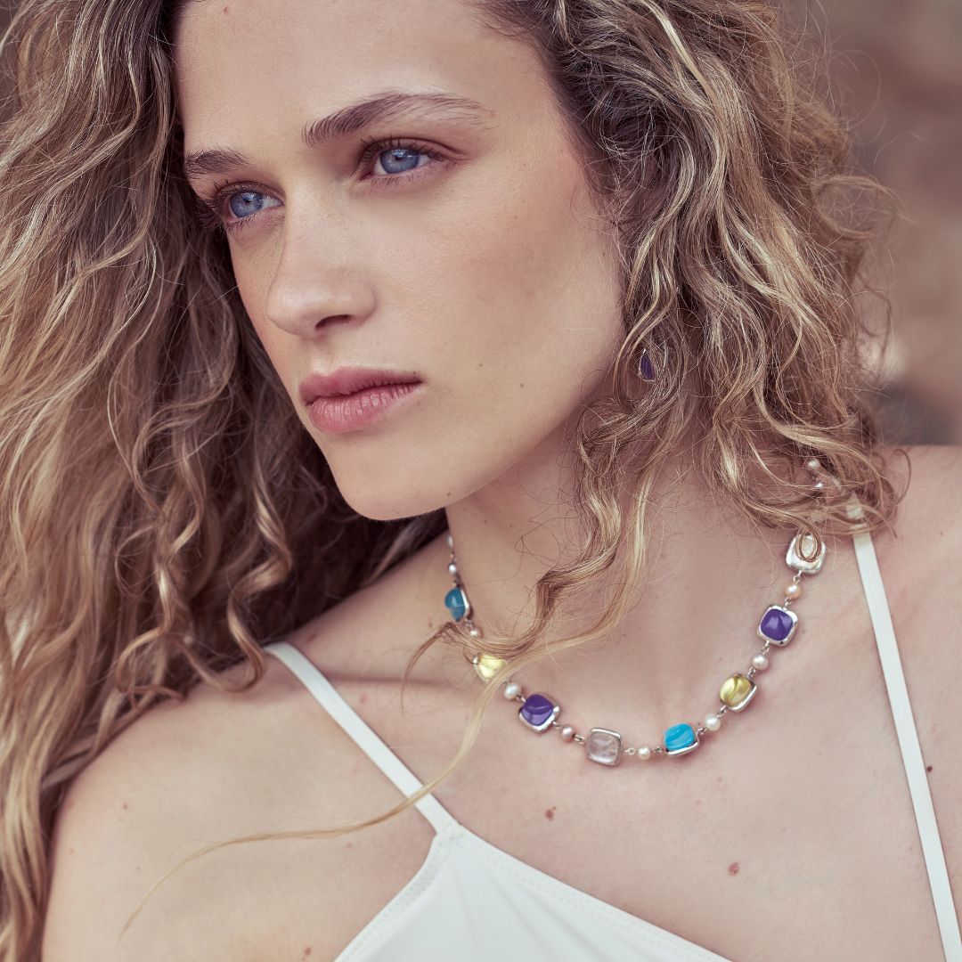 Collar Dune em Prata com pedras coloridas e pérolas de água doce