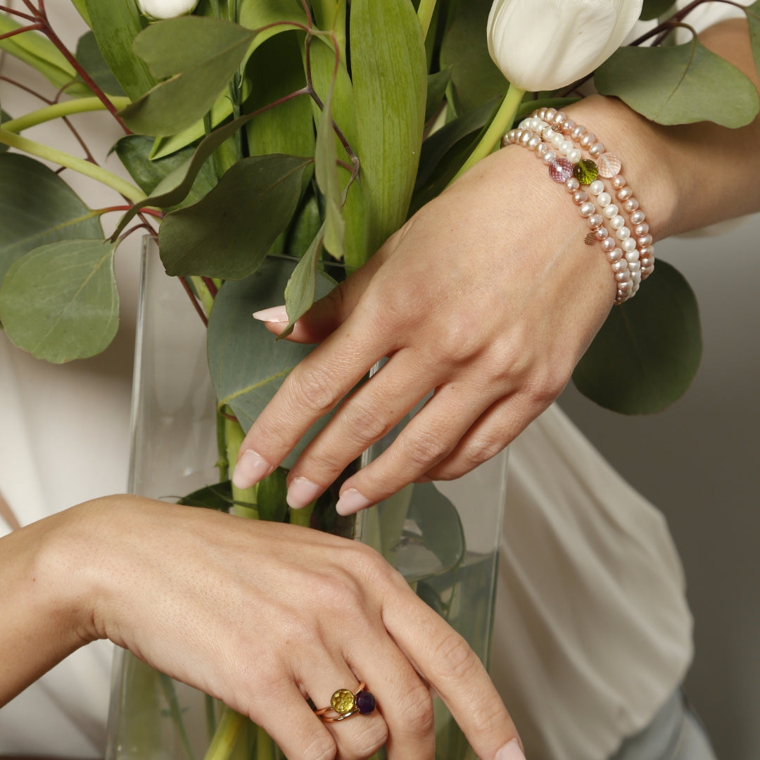 MIMI Bracciale Elastica con perle e granato rosso