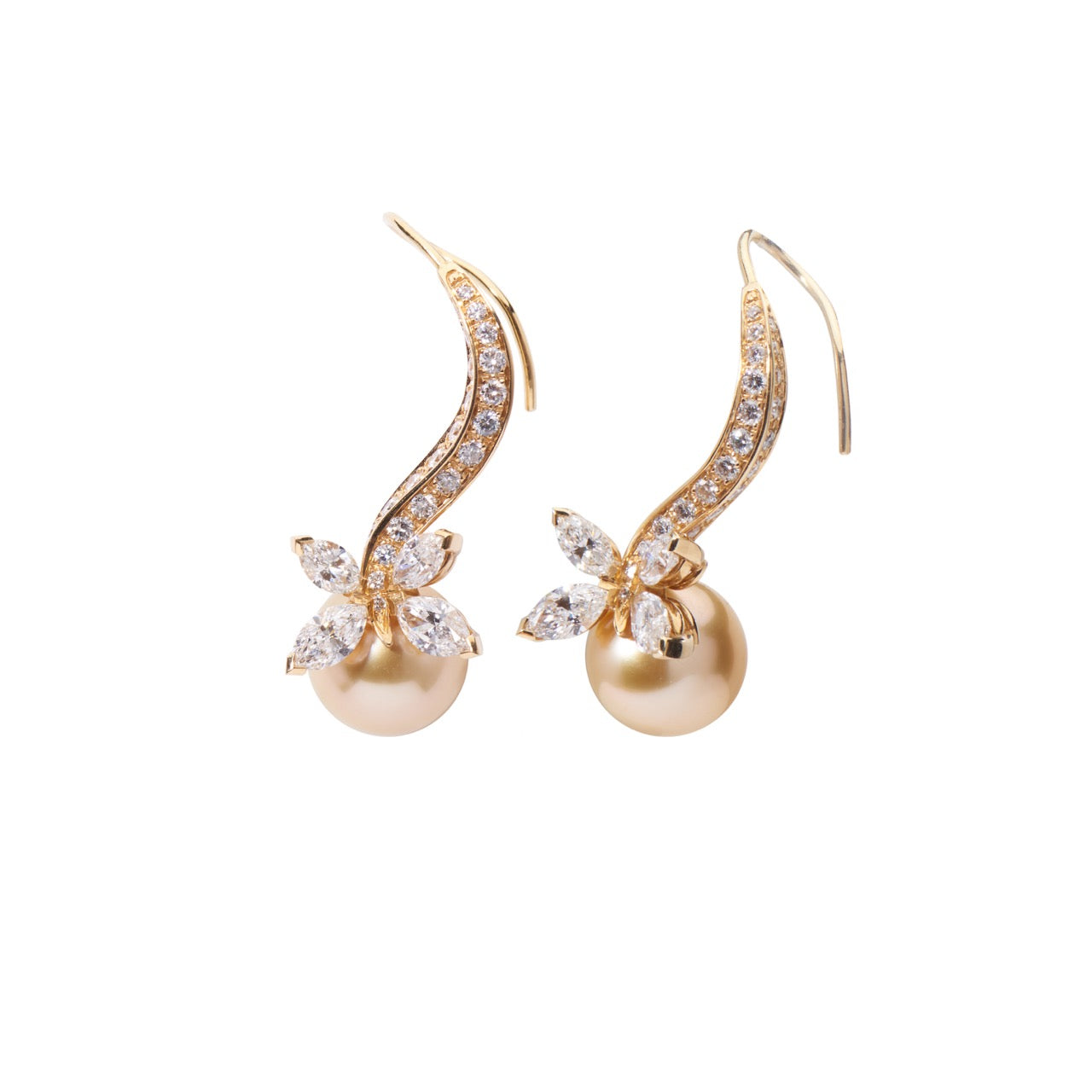 Orecchini Milano in Oro Giallo, Diamanti e Perle Gold South Sea